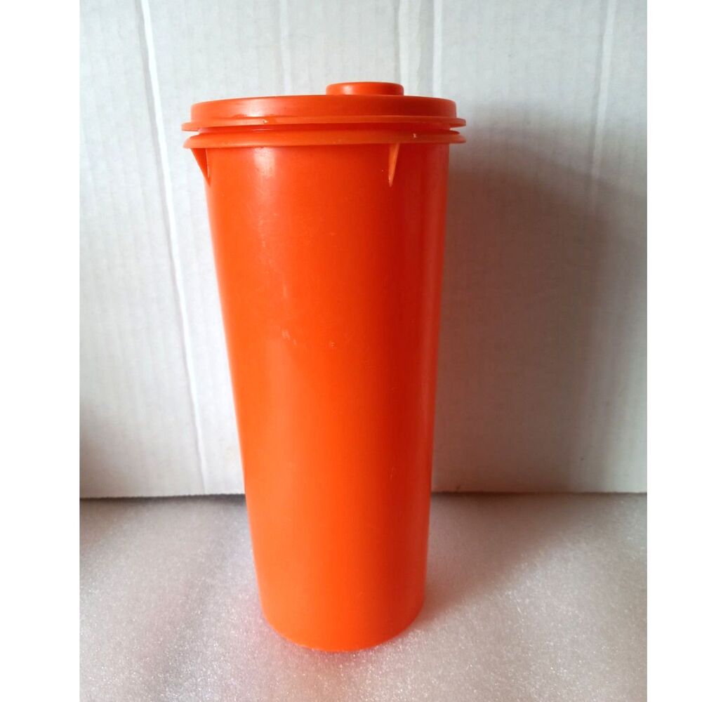 Vtg 1970s 1980s Tupperware 262 Orange Handolier Pitcher w/ Lid (1-Qt. Capacity)